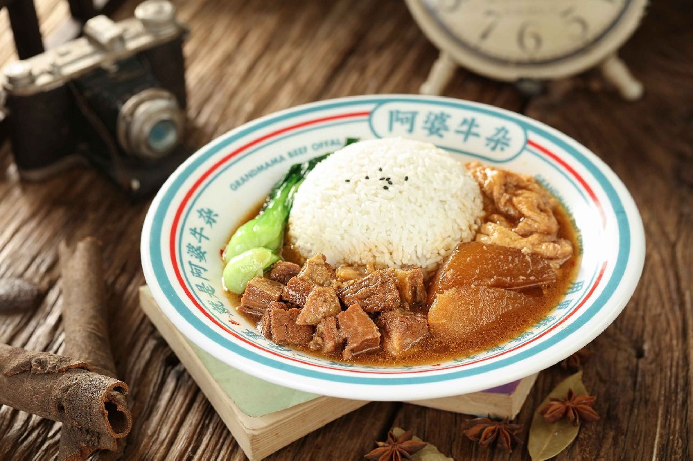 阿婆秘制牛腩飯