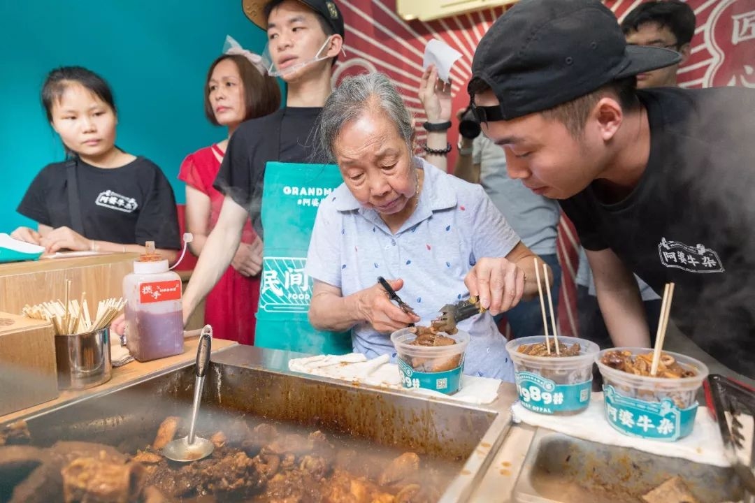 廣州正宗阿婆牛雜聽說醬料和牛雜更配噢